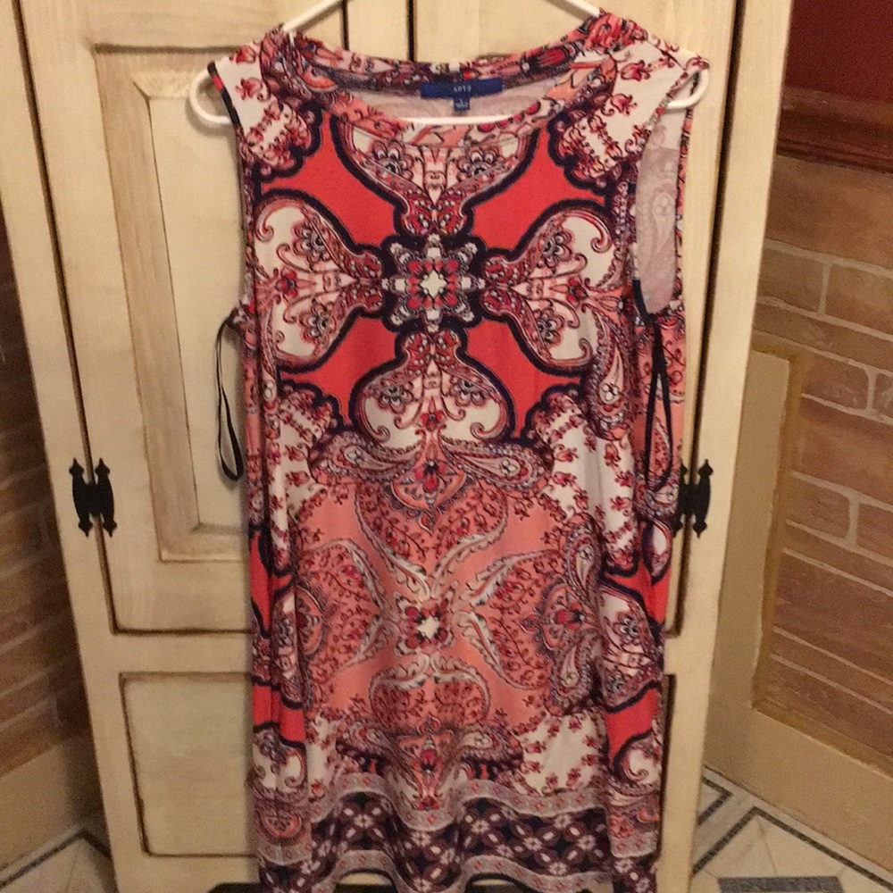 Sleeveless dress